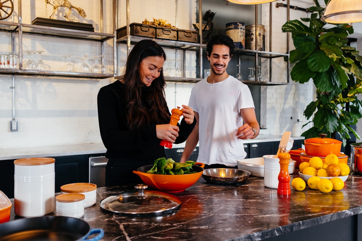 Kitchen Spanish course: Cook alongside familia and share the meal.