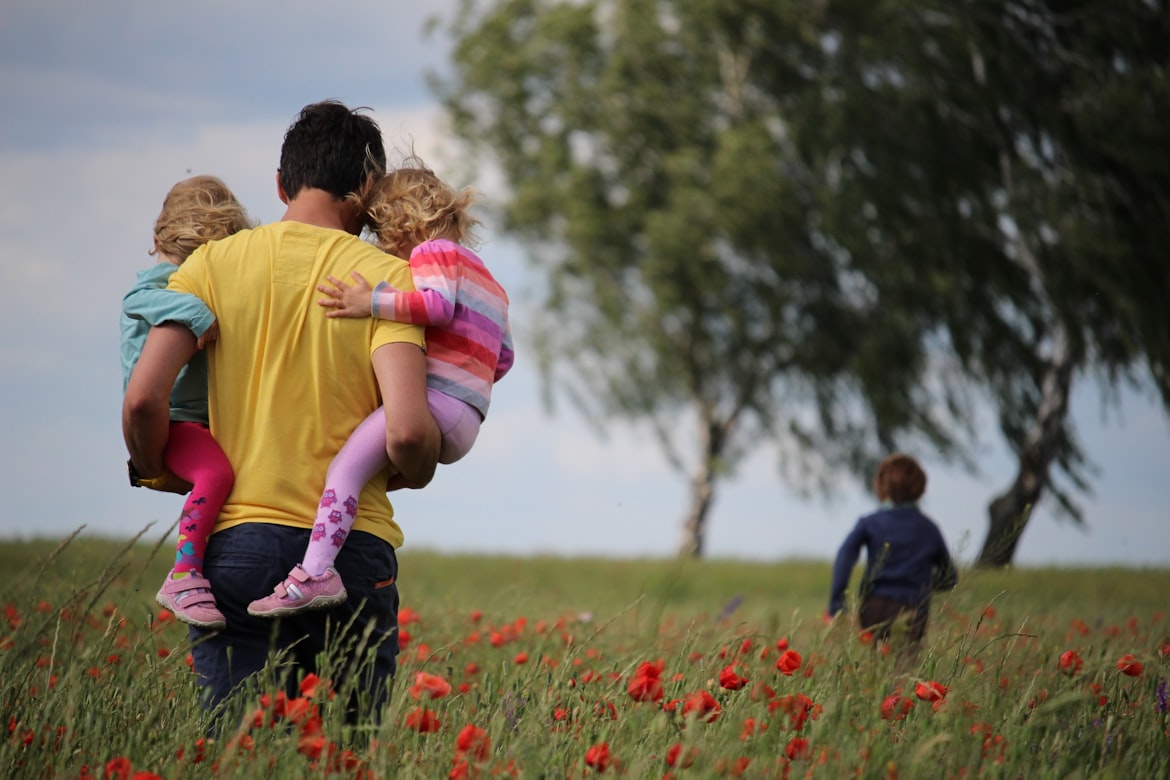Parenting in Two Languages course: Everyday Spanish for mornings, meals, and the playground.
